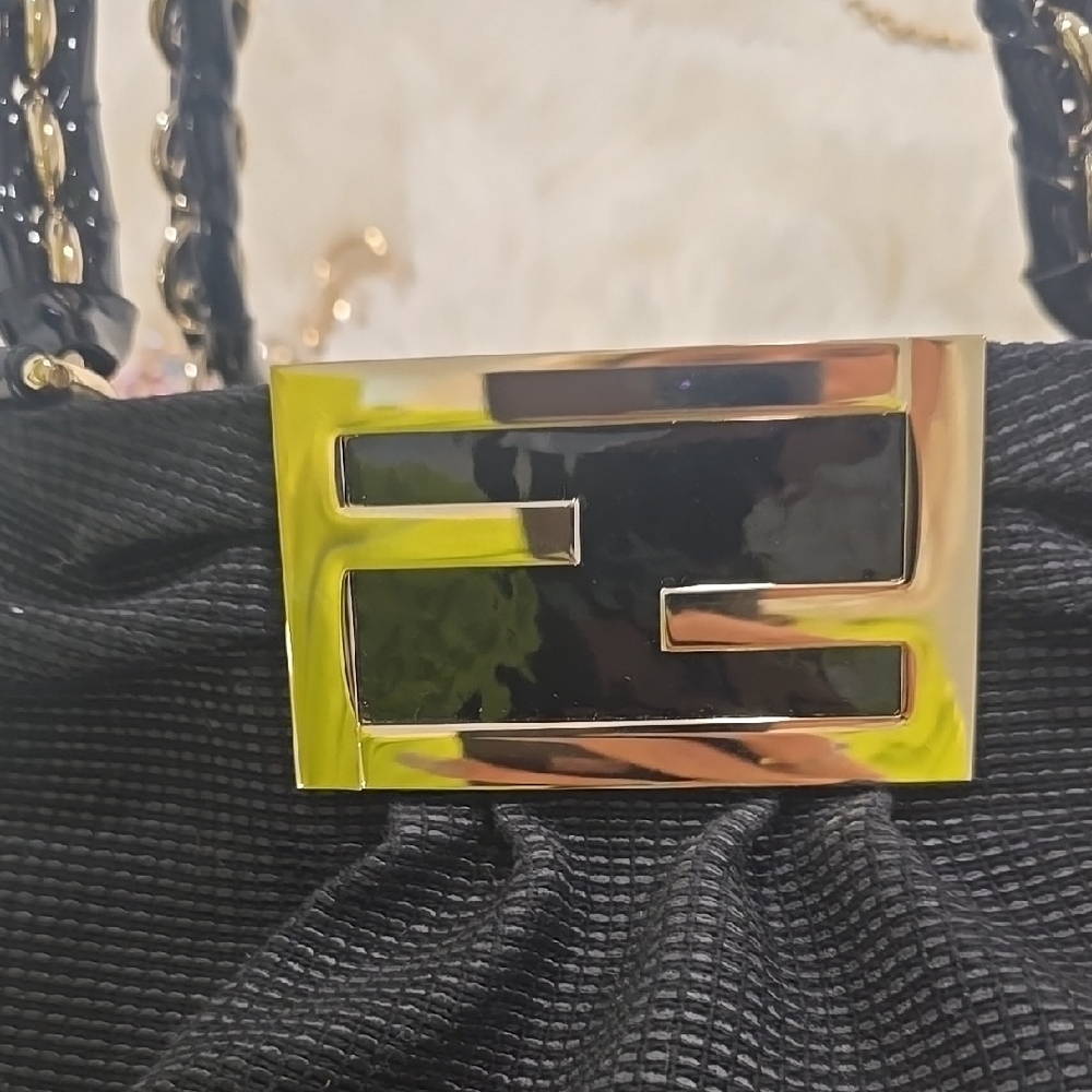 Elegant Black Handbag - Picture 3 of 13